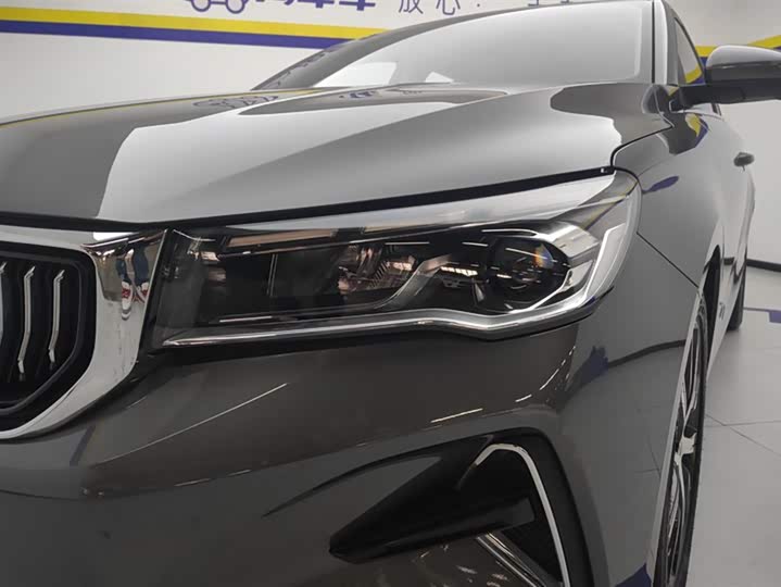 Фото 5 - Geely Emgrand