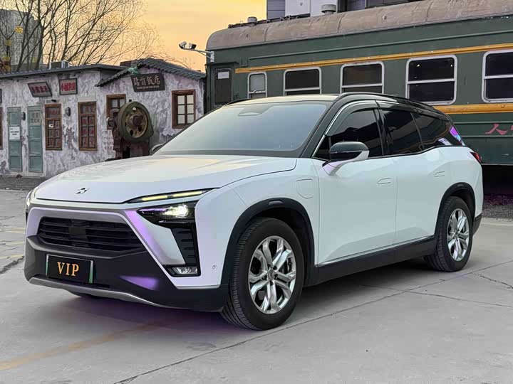 Фото 1 - Nio ES8