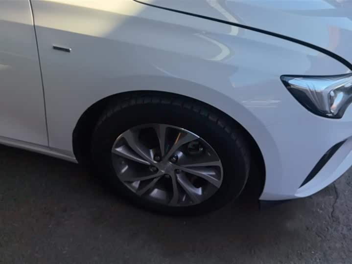 Фото 6 - Buick Verano