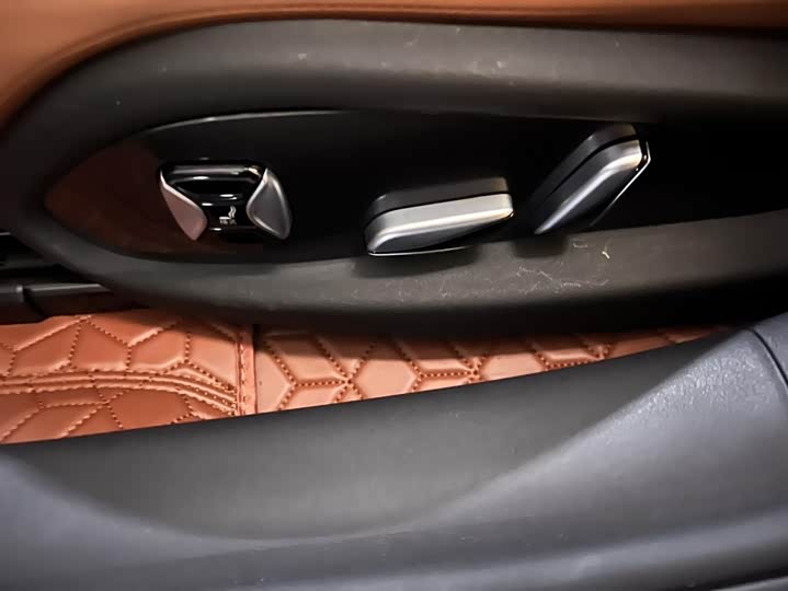 Фото 8 - BYD Han L