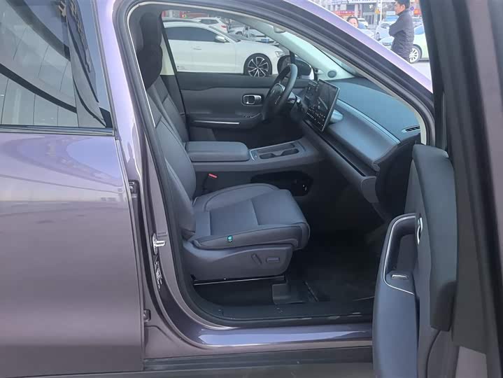 Фото 8 - Leapmotor C10