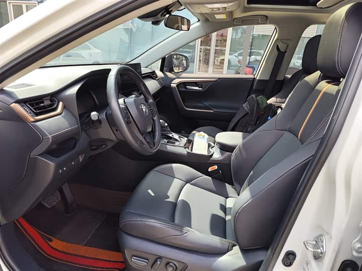 Фото 4 - Toyota Wildlander