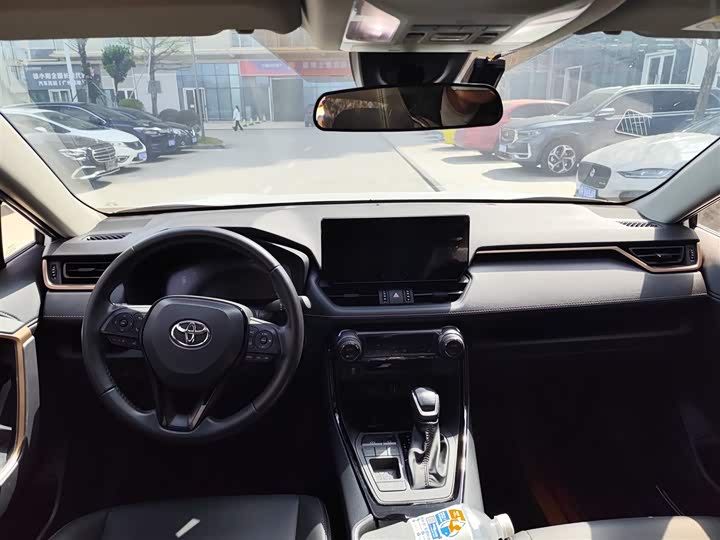 Фото 6 - Toyota Wildlander