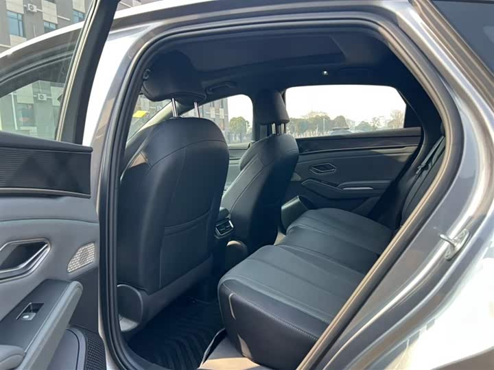 Фото 8 - BYD Qin L