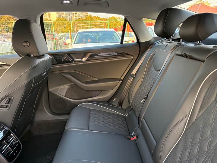 Фото 9 - Volkswagen Magotan