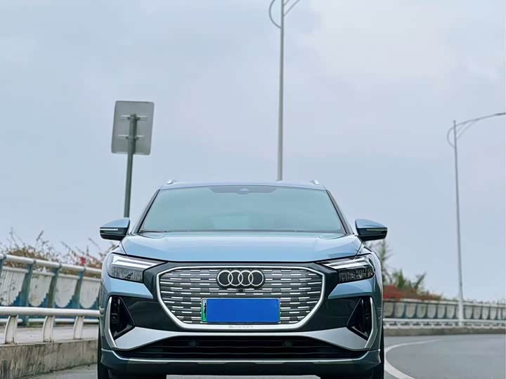 Фото 2 - Audi Q4 e-tron