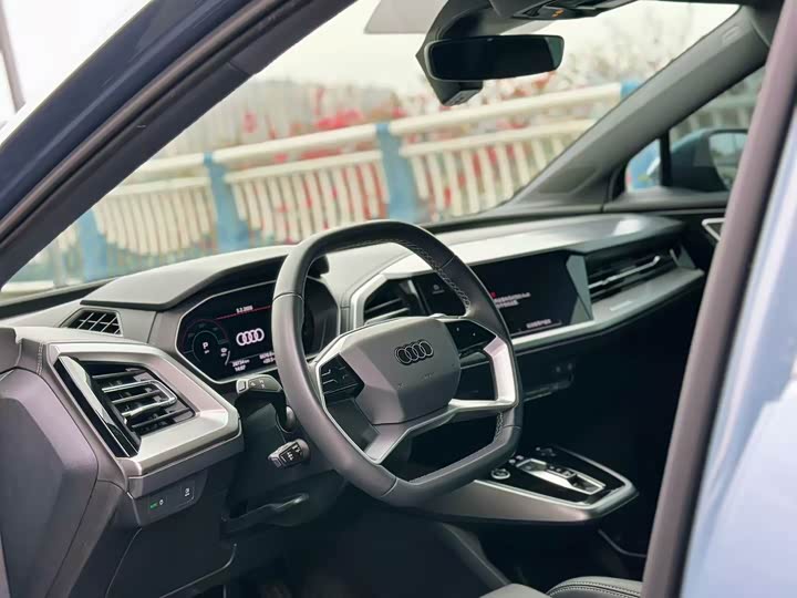 Фото 8 - Audi Q4 e-tron