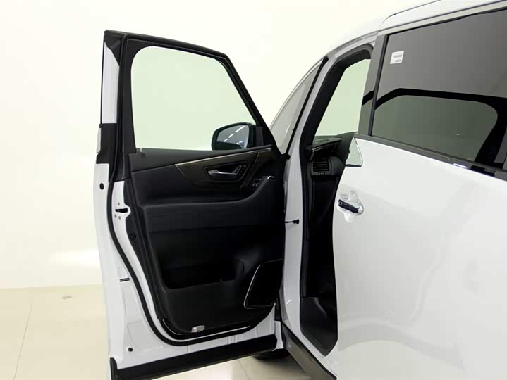 Фото 5 - Toyota Vellfire