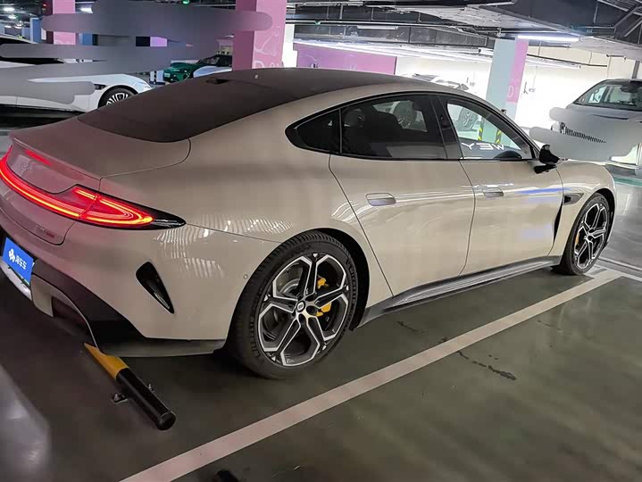 Фото 3 - Xiaomi SU7