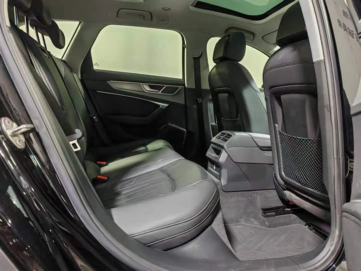 Фото 6 - Audi A6