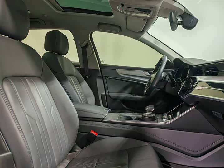 Фото 8 - Audi A6