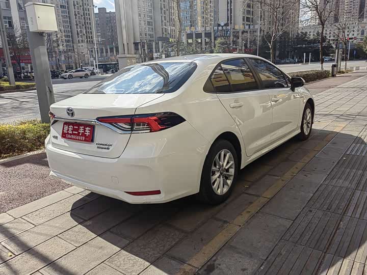 Фото 6 - Toyota Corolla