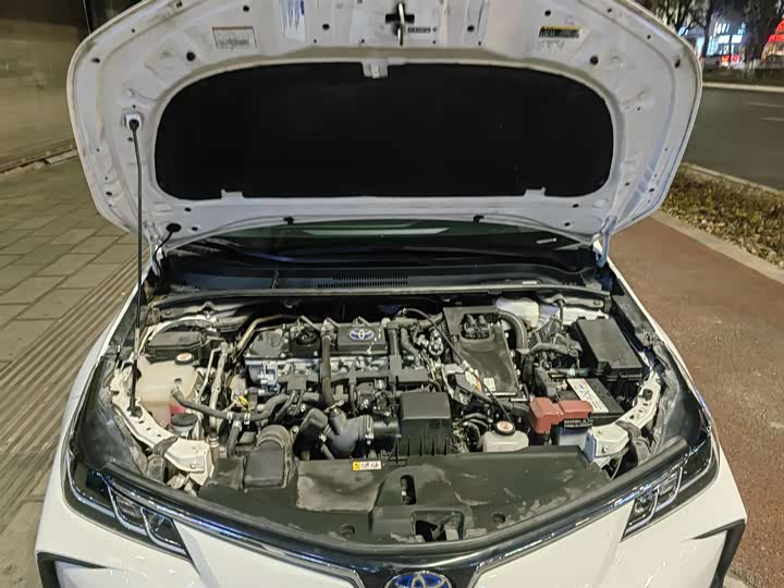 Фото 9 - Toyota Corolla