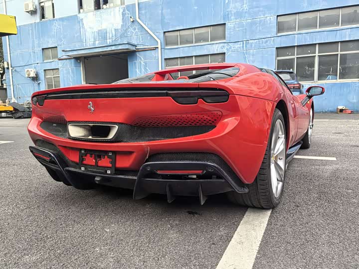 Фото 7 - Ferrari 296