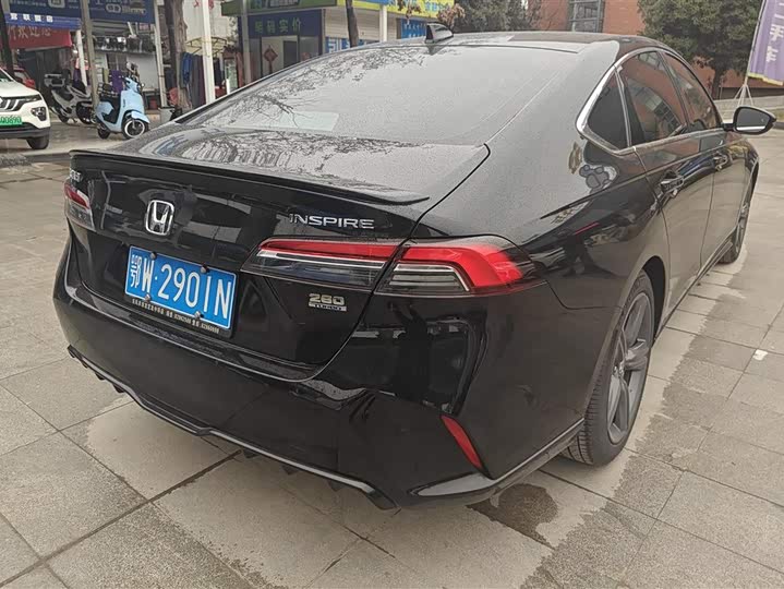 Фото 3 - Honda Inspire