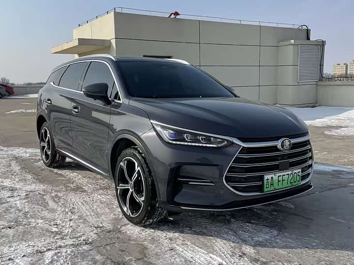 Фото 3 - BYD Tang