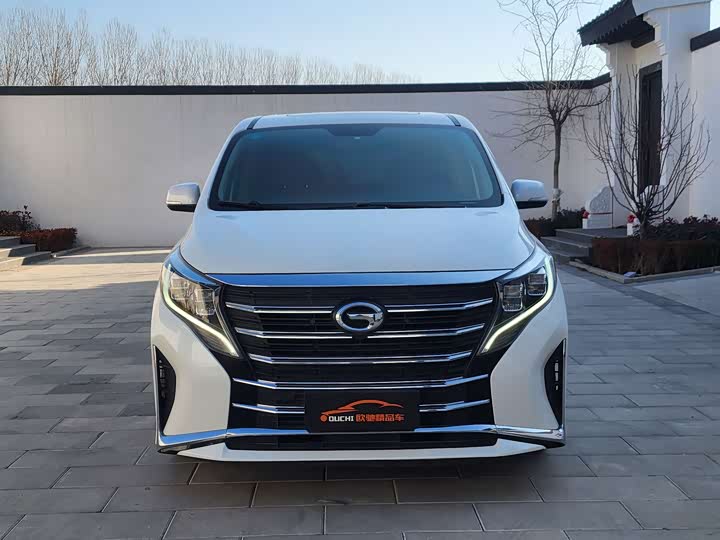 Фото 2 - GAC Trumpchi M8