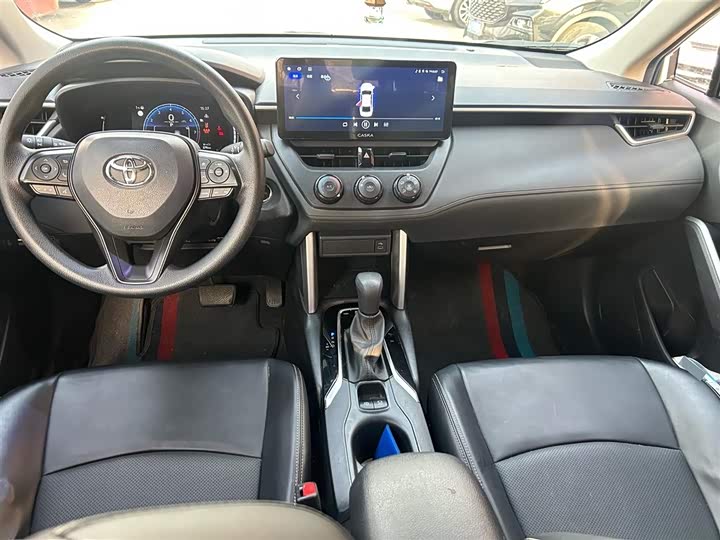 Photo 5 - Toyota Corolla Cross