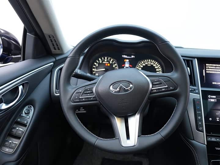 Фото 9 - Infiniti Q50L