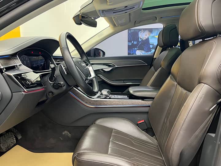 Фото 3 - Audi A8