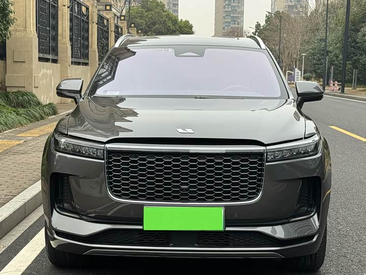 Фото 2 - LiXiang One