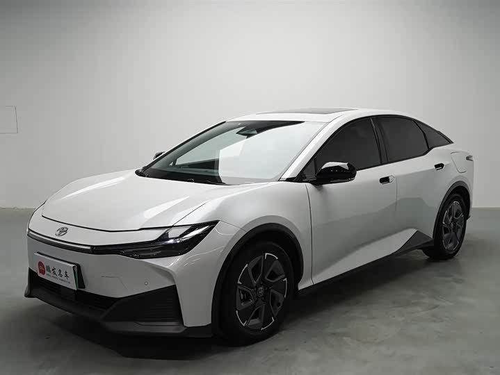 Фото 1 - Toyota bZ3