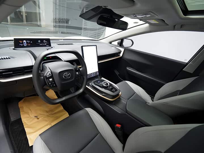 Фото 3 - Toyota bZ3