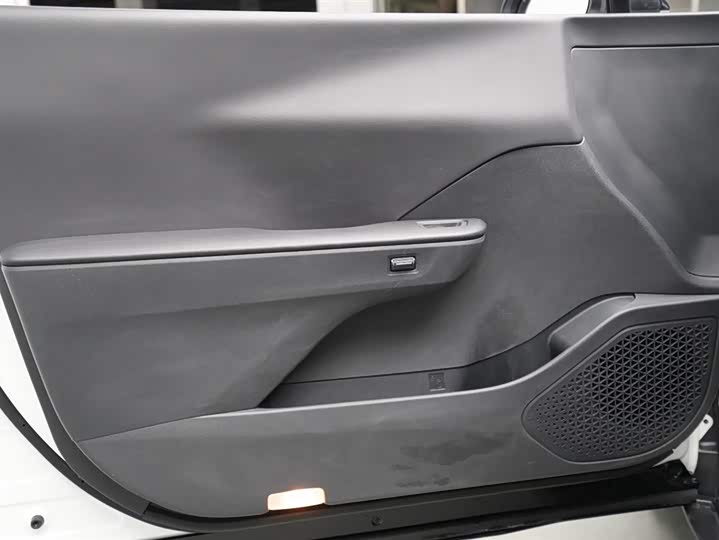 Фото 5 - Toyota bZ3