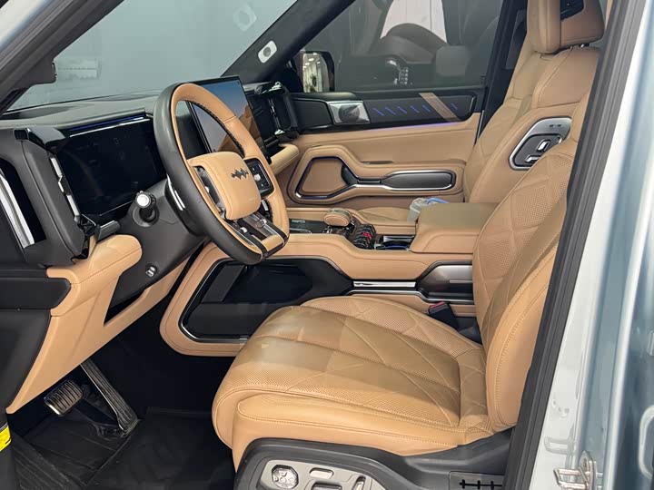 Фото 4 - BYD FangChengBao Leopard 8