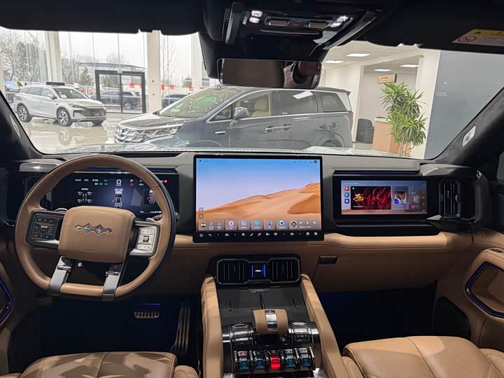 Фото 6 - BYD FangChengBao Leopard 8