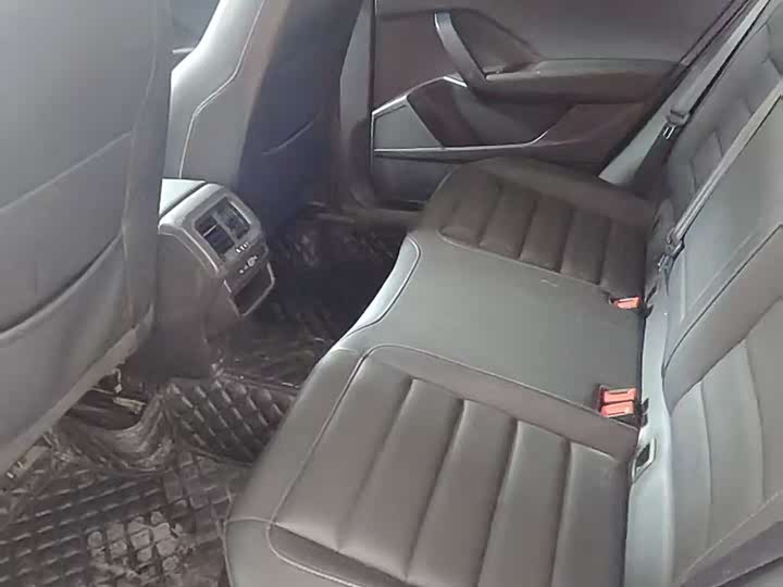 Фото 9 - Volkswagen Tharu