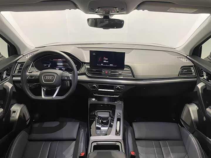 Фото 7 - Audi Q5L