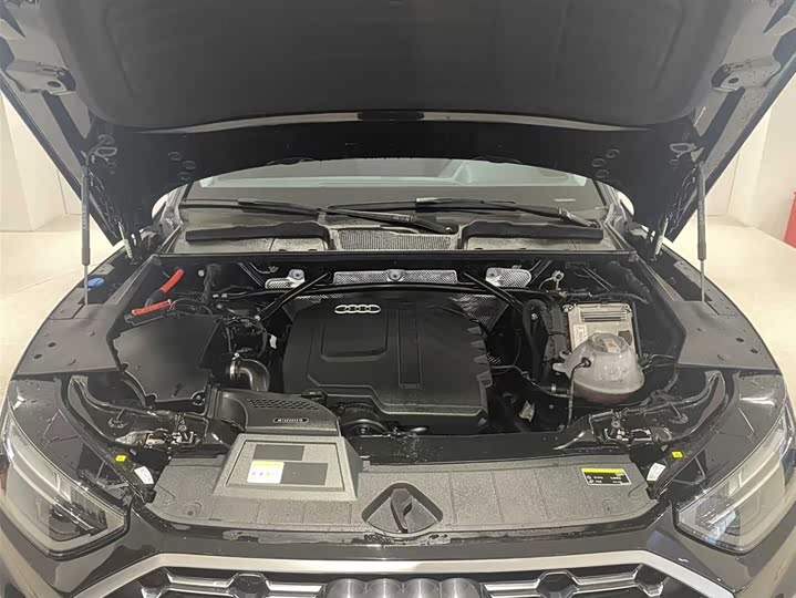 Фото 9 - Audi Q5L