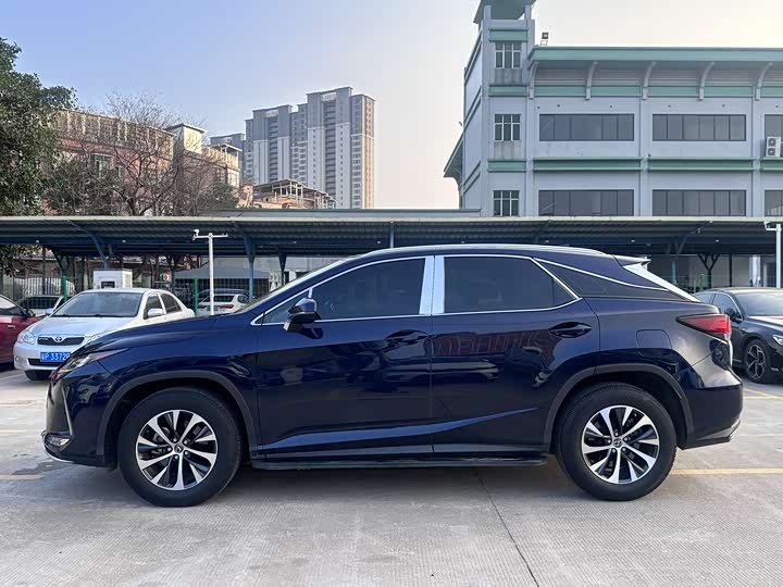 Фото 7 - Lexus RX