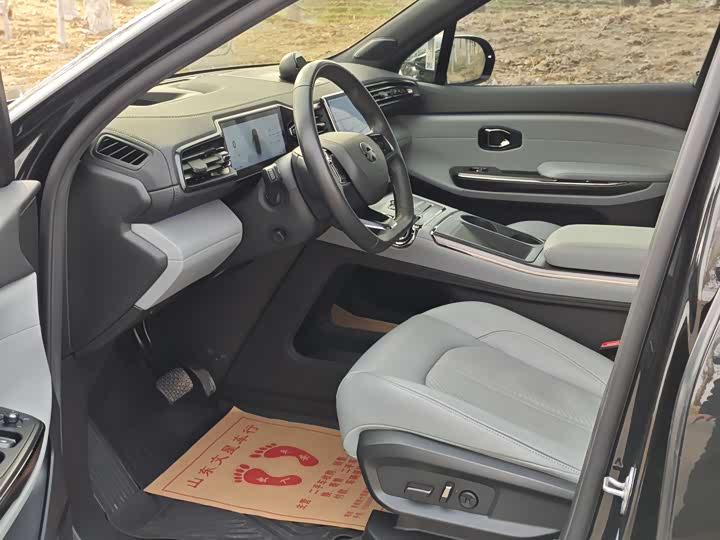 Фото 8 - Nio ES6