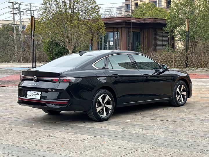 Фото 8 - Volkswagen Magotan