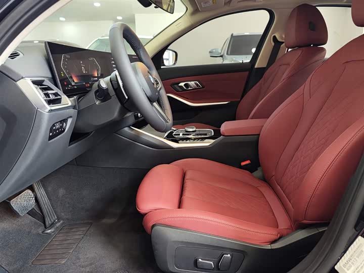 Photo 6 - BMW 3 Series