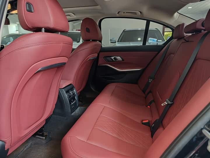 Photo 7 - BMW 3 Series