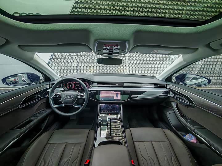 Фото 8 - Audi A8