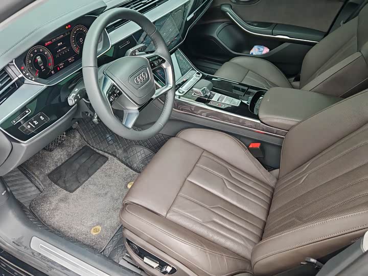 Фото 9 - Audi A8