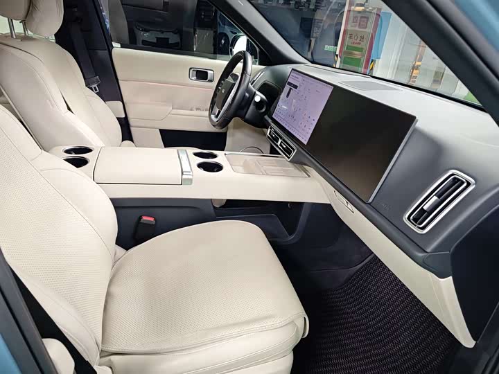 Фото 9 - LiXiang L8