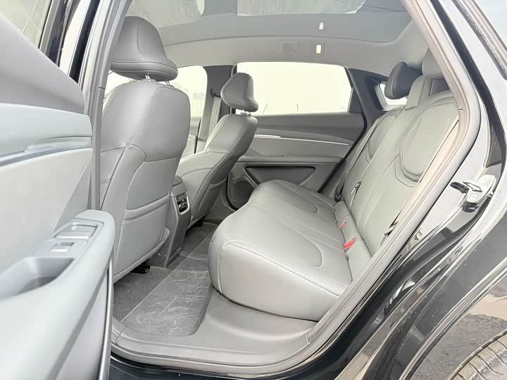 Фото 5 - XPeng Mona M03