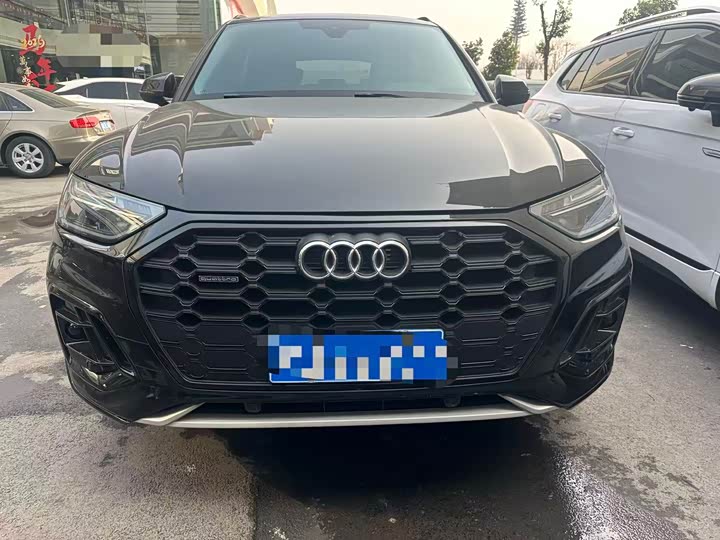 Фото 2 - Audi Q5L