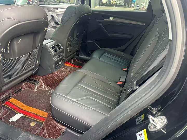 Фото 6 - Audi Q5L