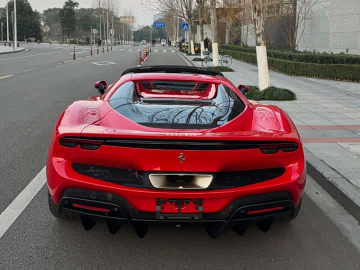 Фото 3 - Ferrari 296