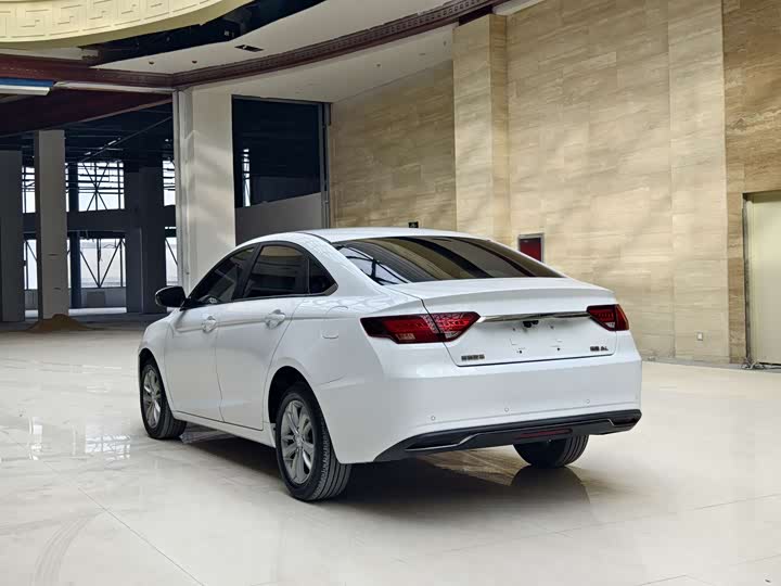 Фото 9 - Geely Emgrand GL