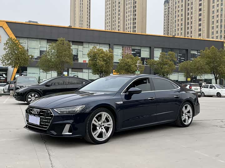 Фото 2 - Audi A7L