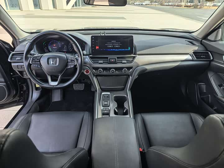 Фото 8 - Honda Accord