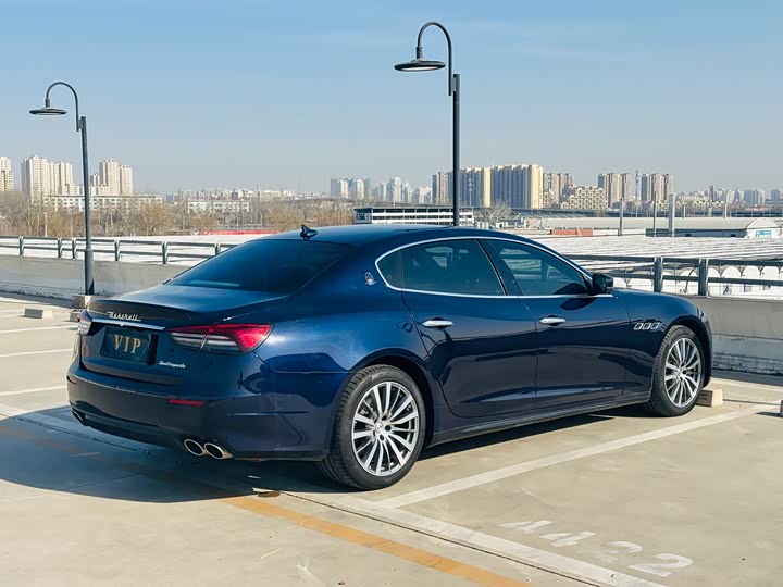 Фото 4 - Maserati Quattroporte