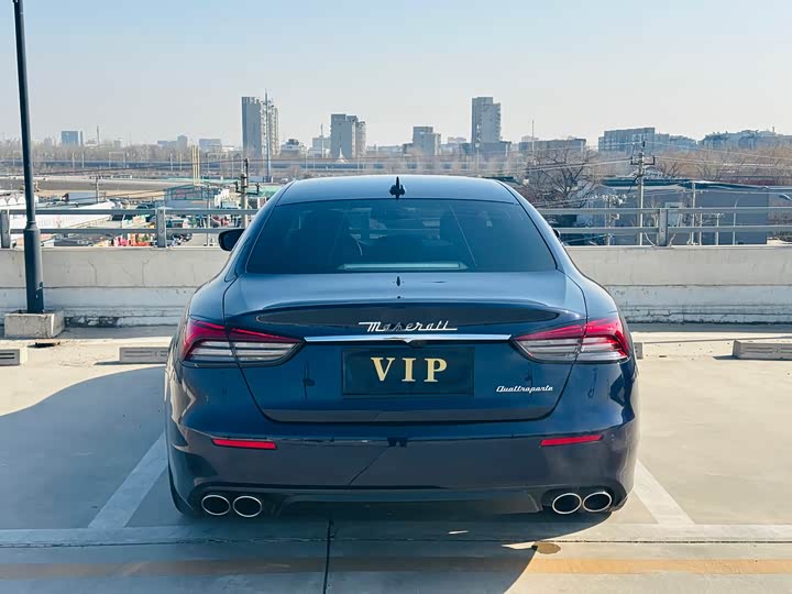 Фото 5 - Maserati Quattroporte